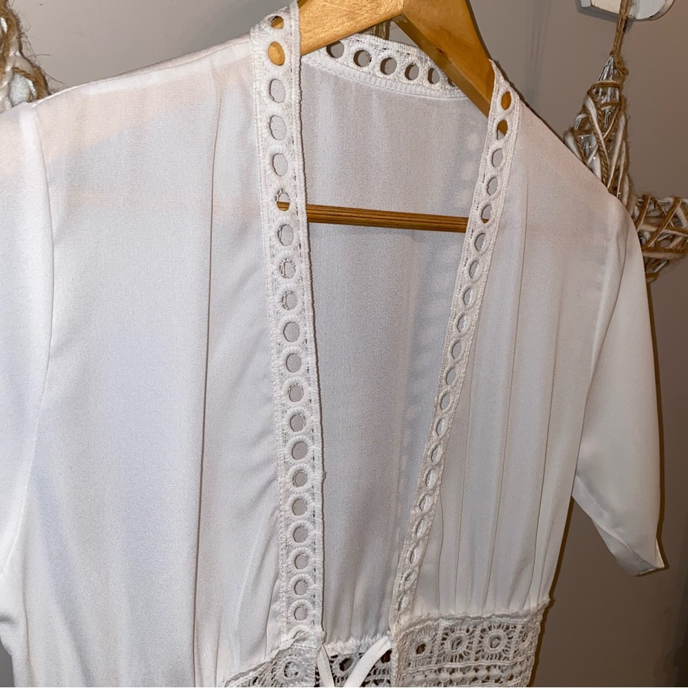 Crochet Trim Swimsuit Cover-Up in White ~ Brand New M - Picture 5 of 9